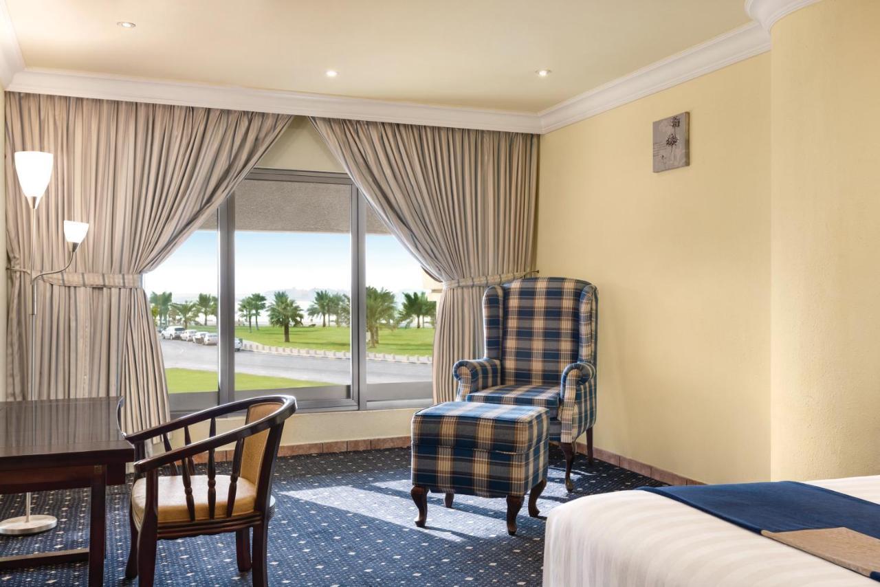 Howard Johnson Dammam Hotel Exterior photo