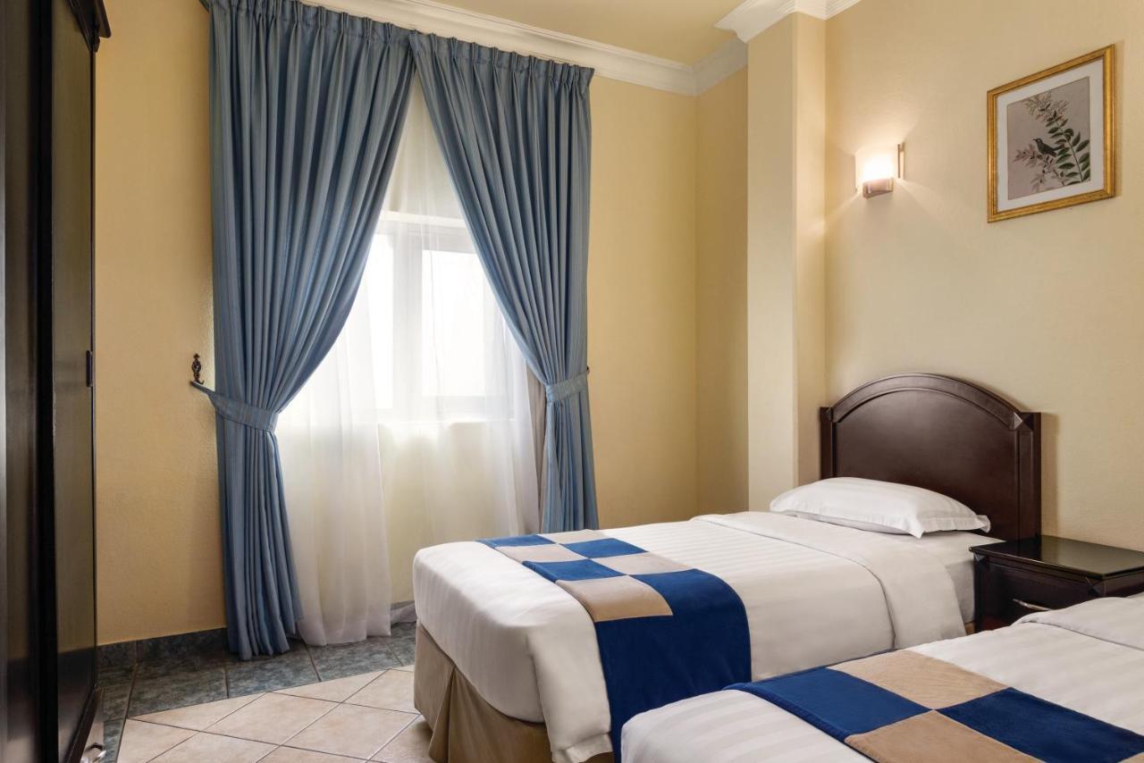 Howard Johnson Dammam Hotel Exterior photo