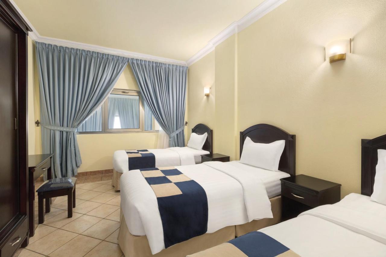 Howard Johnson Dammam Hotel Exterior photo