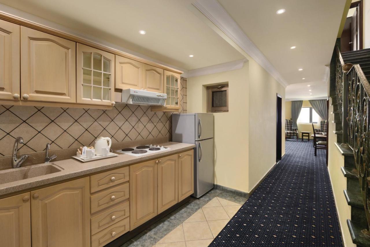 Howard Johnson Dammam Hotel Exterior photo