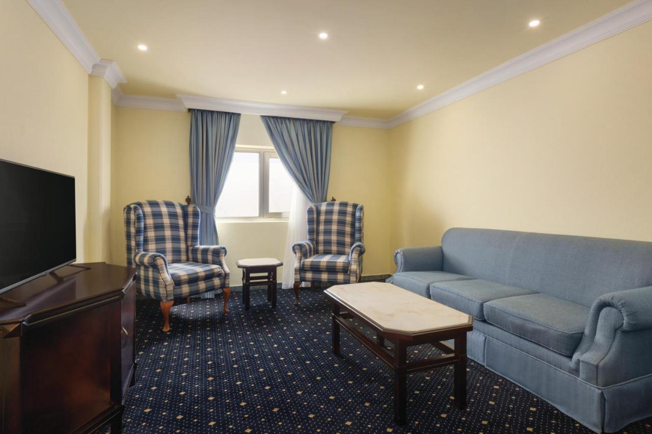 Howard Johnson Dammam Hotel Exterior photo