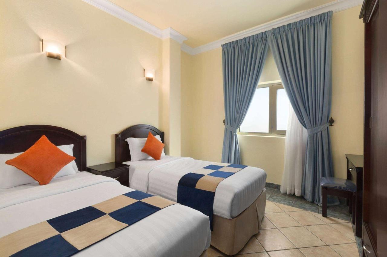 Howard Johnson Dammam Hotel Exterior photo