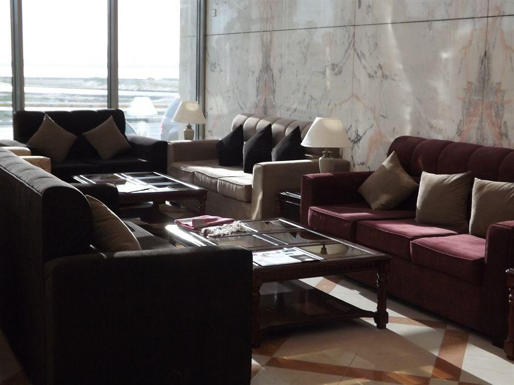 Howard Johnson Dammam Hotel Exterior photo