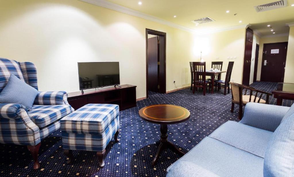 Howard Johnson Dammam Hotel Exterior photo