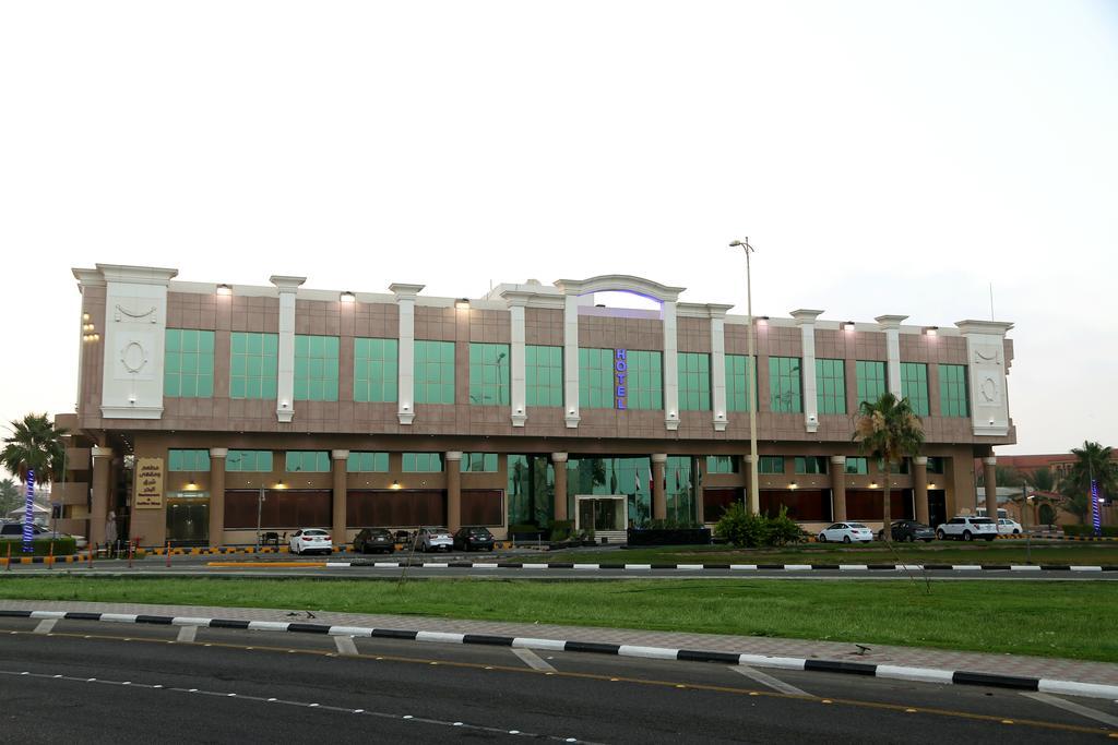 Howard Johnson Dammam Hotel Exterior photo
