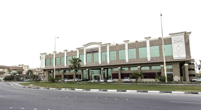 Howard Johnson Dammam Hotel Exterior photo