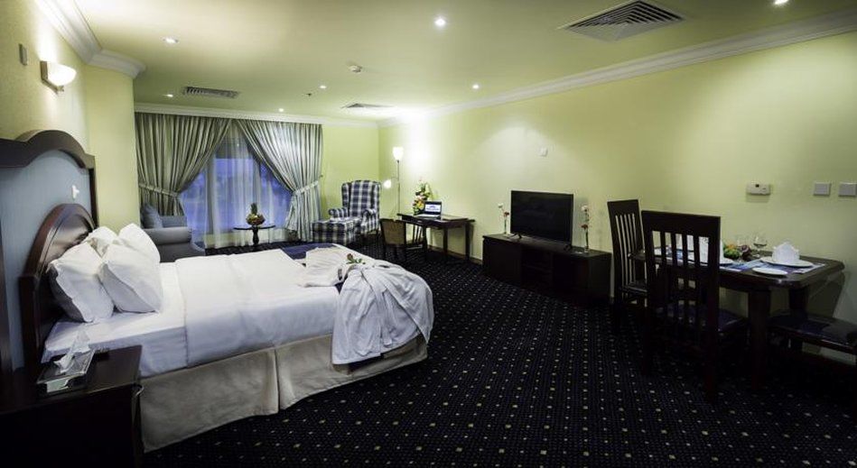 Howard Johnson Dammam Hotel Exterior photo