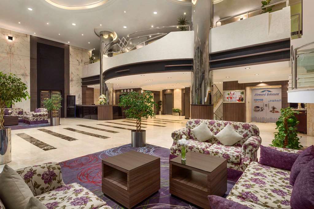 Howard Johnson Dammam Hotel Interior photo