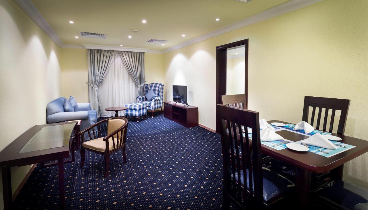 Howard Johnson Dammam Hotel Exterior photo